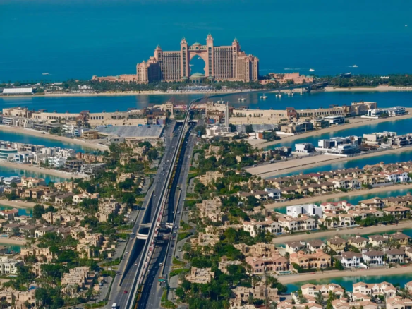 Onespace inaugura il primo centro business 38 di Palm Jumeirah Stendardo di Palm Jumeirah
